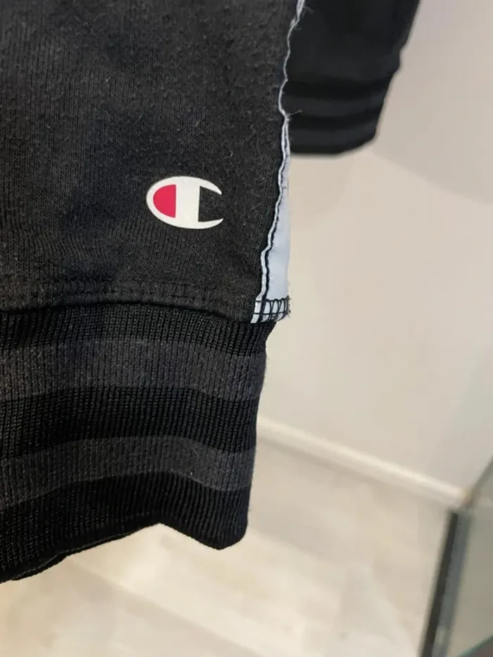 Champion Crewneck vintage size M black - photo numéro 2