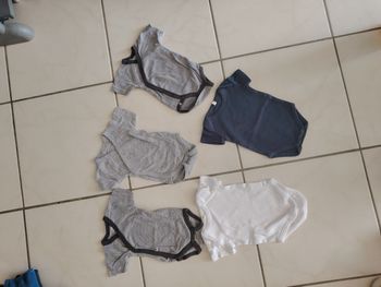 Lot body manche courte 1 mois