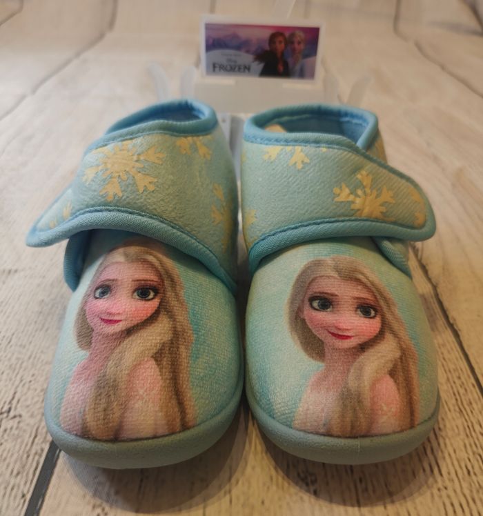 Reine des Neiges pantoufle enfant d'intérieur, brille dans la nuit - photo numéro 2