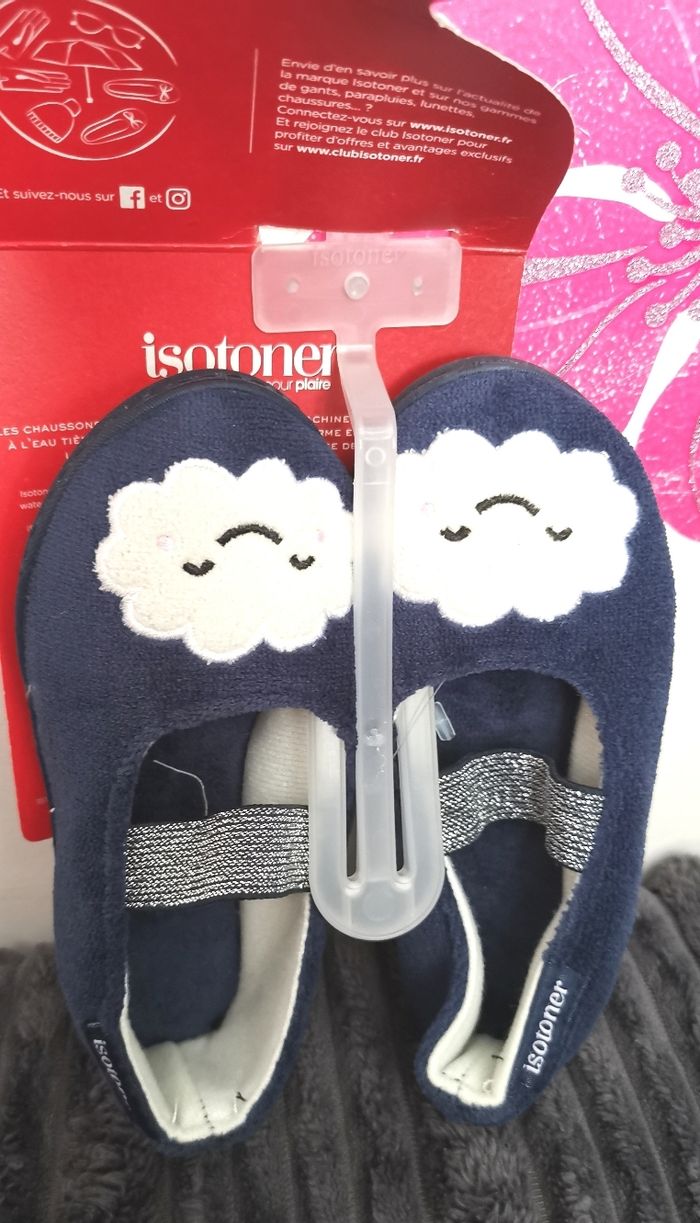 Chaussons Isotoner P30 neufs