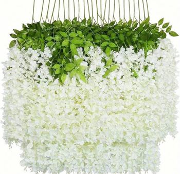 Guirlandes de fleurs de glycines