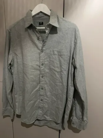 Chemise/ sure chemise Uniqlo