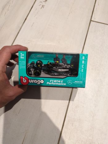 Formule 1 mercedes F1W14E bburago