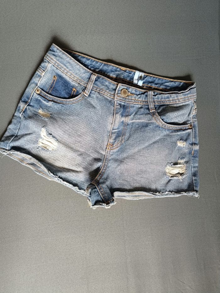 Short en jean dechiré 🌷 Taille 36