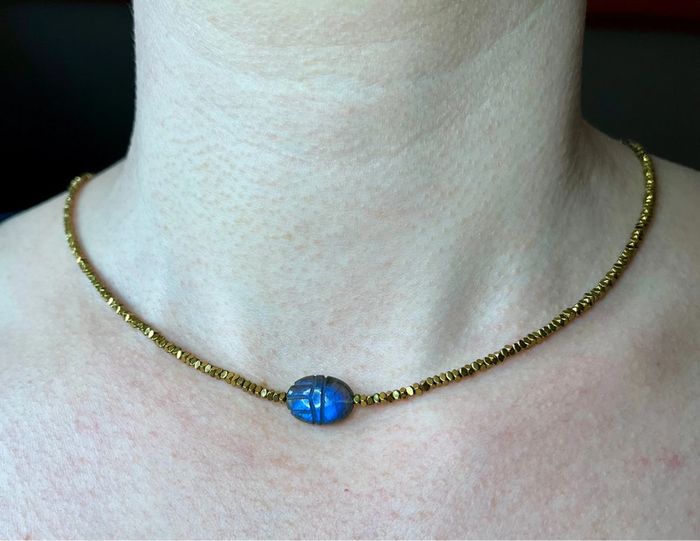 Collier amulette scarabée Labradorite et micro hématites - photo numéro 8