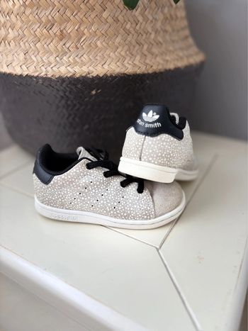 Adidas Stan Smith enfant - à motif pois - 100% cuir - lacets élastique - pointure 24