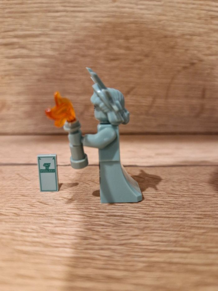 Figurine type lego Statut de la liberté - photo numéro 3
