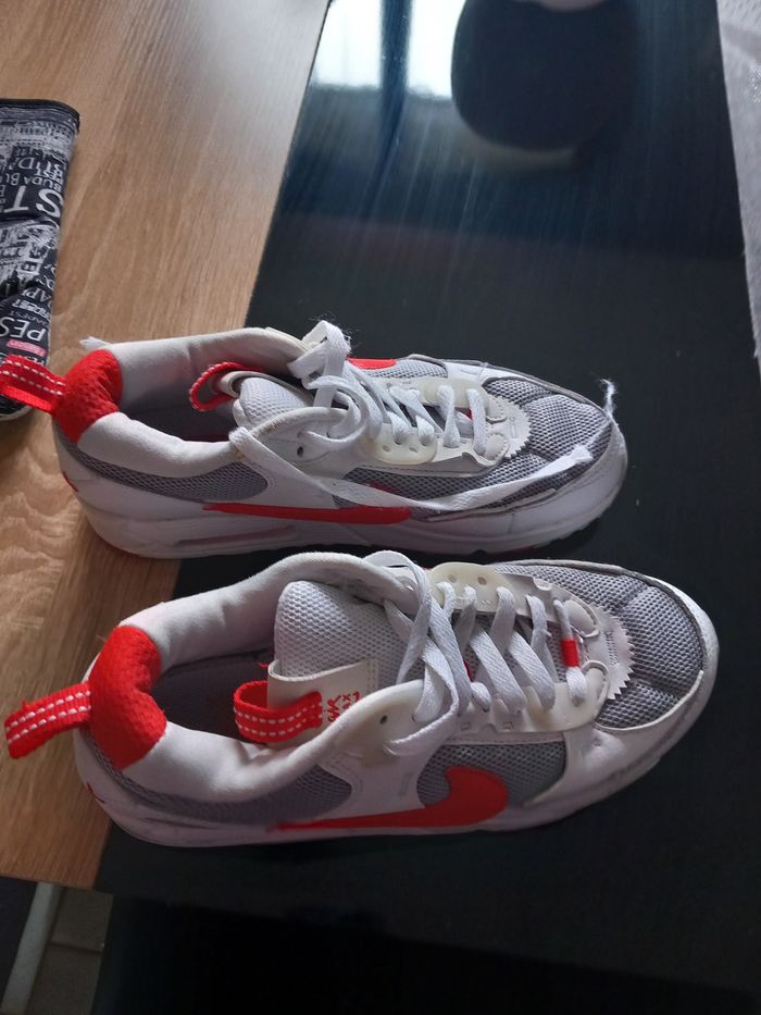 Baskets Nike 38,5 mises 2 fois - photo numéro 4