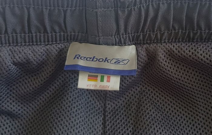 Short gris anthracite. Reebok. Polyester. Taille 8 ans. 128 cm - photo numéro 9