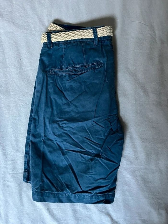 Pantacourt, homme bleu marine scotch et Soda