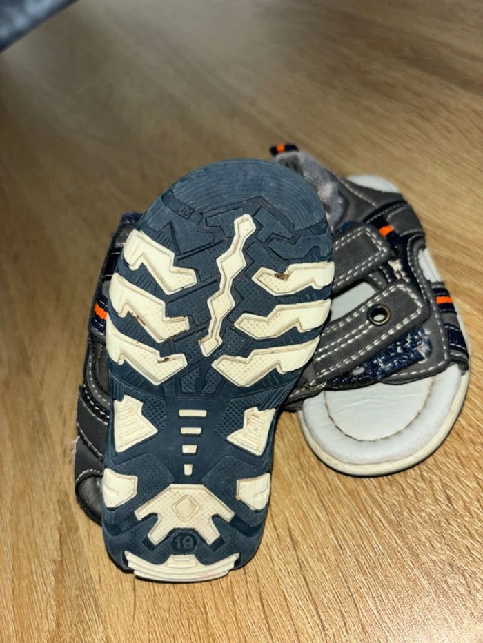 Chaussures été garçon taille 19 - photo numéro 2