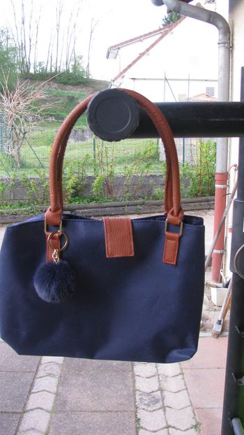 petit sac à main bleu