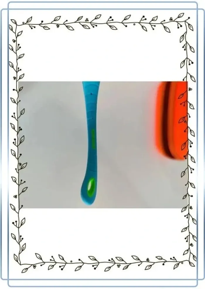 Lunettes de soleil bébé cébé, bon état, 2/3 ans quelques traces - photo numéro 4