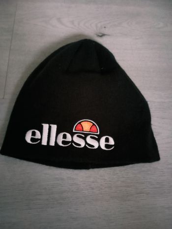 Bonnet Ellese  en Tbe