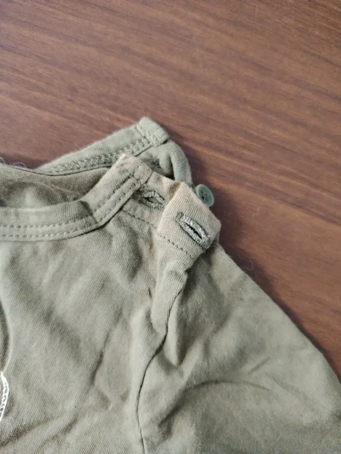 T shirt kiabi 6 moi - photo numéro 2