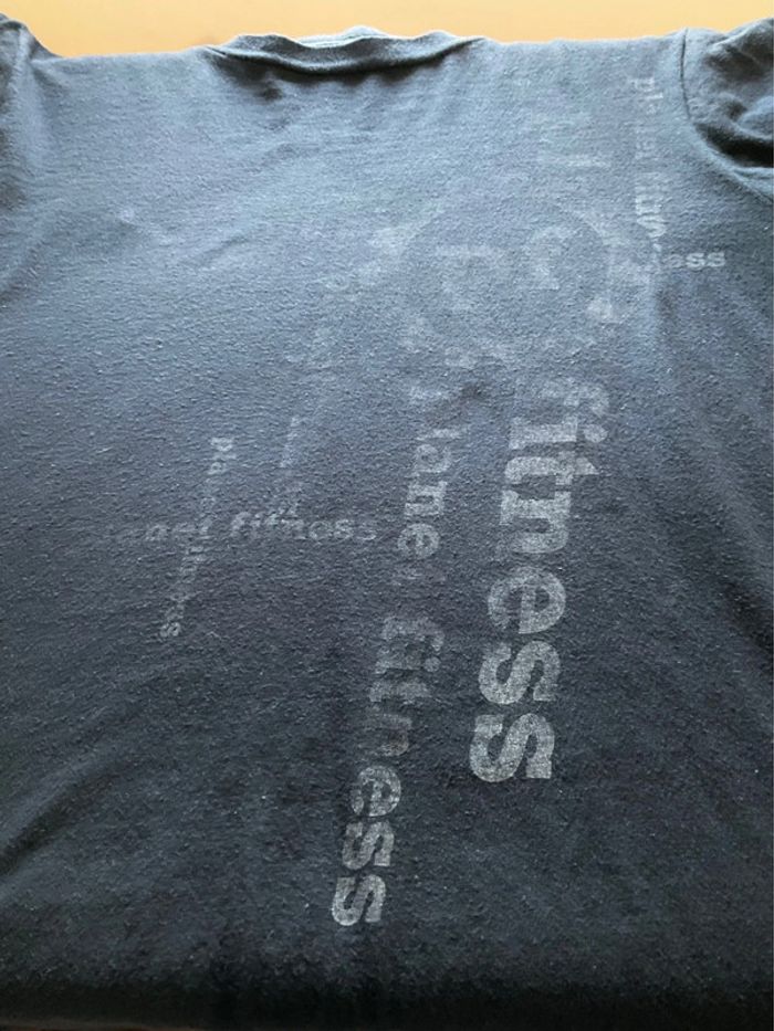 T-shirt noir pour femme Planet Fitness fabriqué aux USA taille S 361 - photo numéro 3
