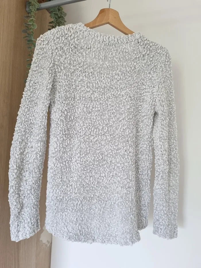 Pull blanc, détail brillant argenté - photo numéro 2