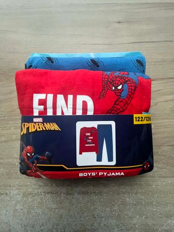 Pyjama Disney Marvel Spiderman 100 % coton 8 ans 122/128 cm
Neuf 