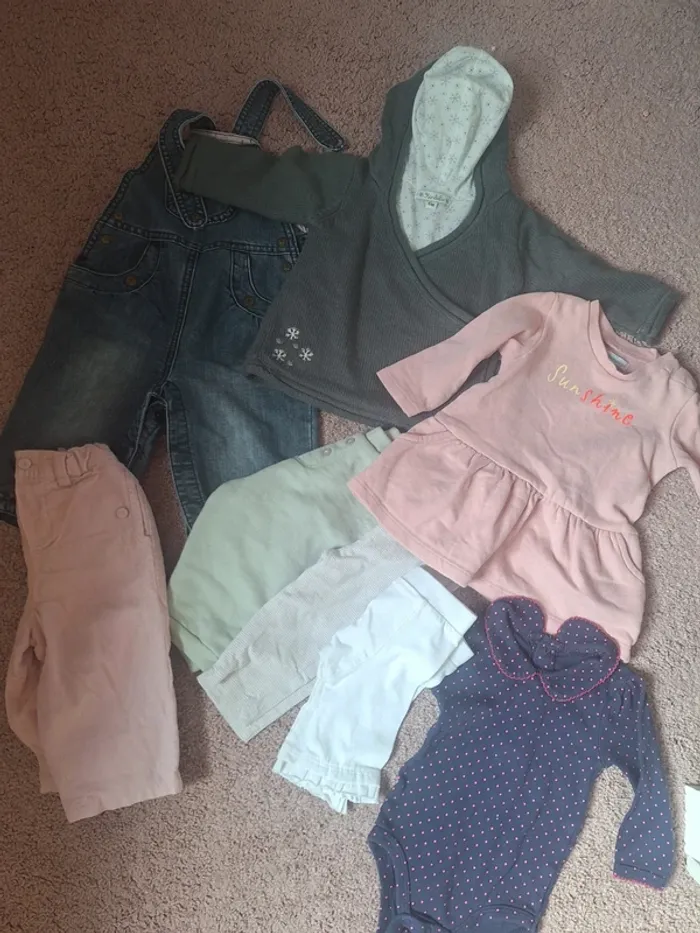 Lot de 8 vêtements fille 6 mois