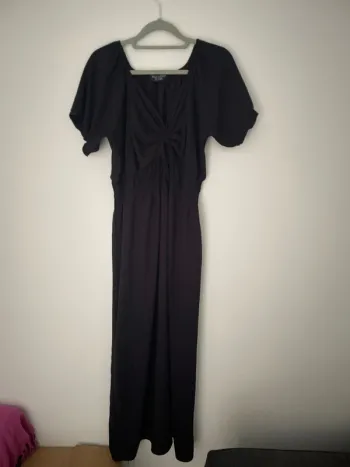 Robe serrée poitrine