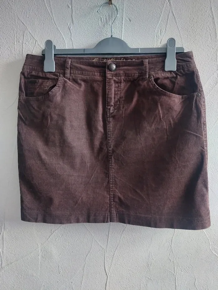 Jupe en velours côtelé marron Taille 40