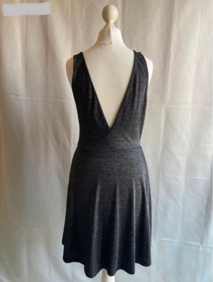 Robe patineuse noire et argentée dos décolleté H&M taille 38 / M - photo numéro 5