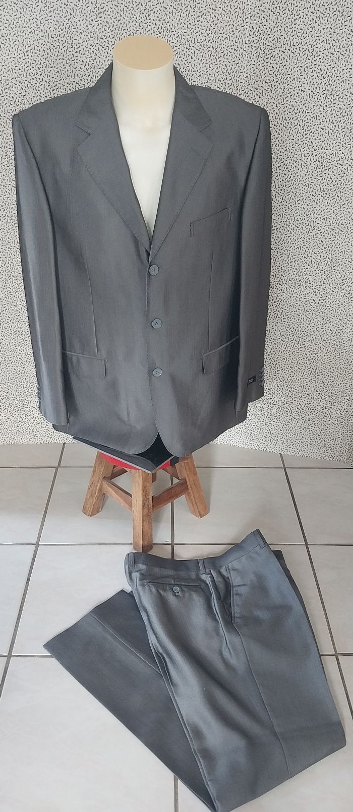 Costume homme Bryan H XL – Gris foncé – Porté 1 fois - photo numéro 3