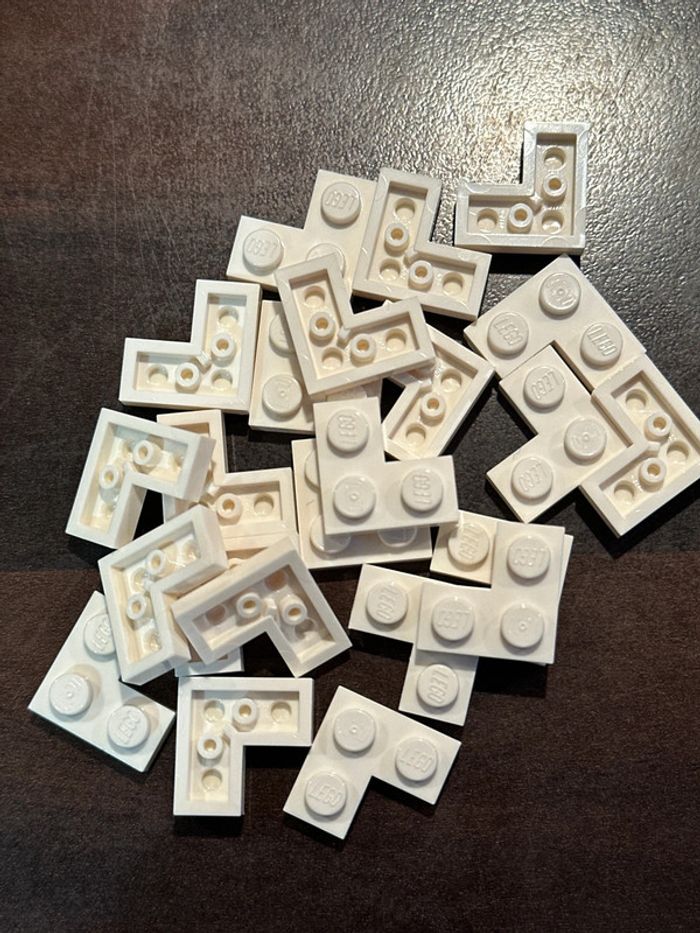 20 Plate lego 2 x 2 Corner, ref 2420 White - photo numéro 2