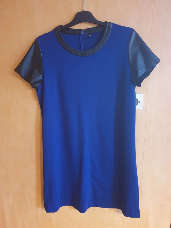Robe bleue électrique