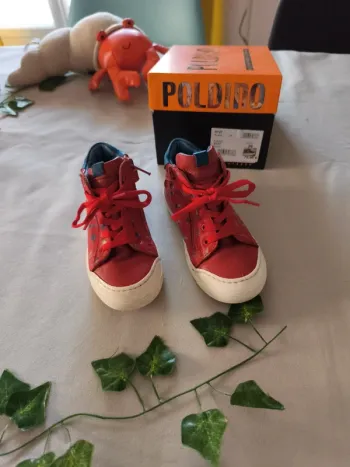 Paire de basket rouge imprimé fusée 🍃poldino