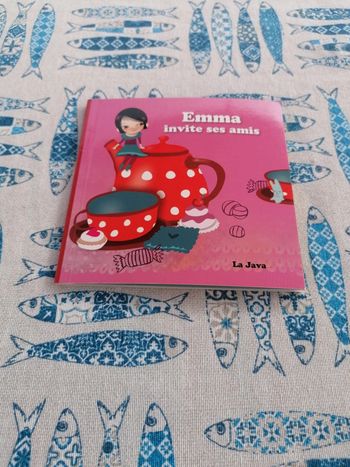 Livre Emma invite ses amis