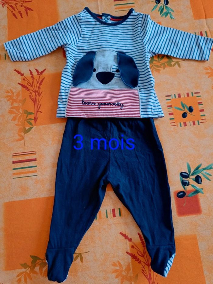Ensemble pantalon et tee-shirt obaibi 3 mois neuf