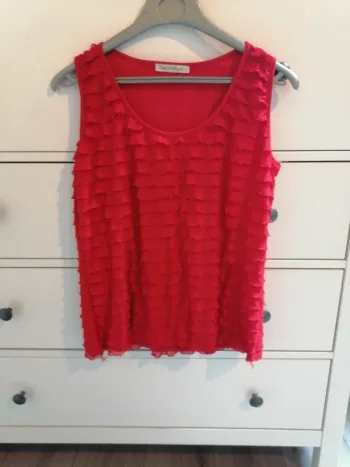 Débardeur rouge neuf