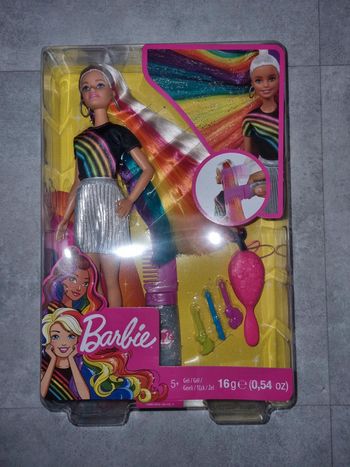 Barbie chevelure arc en ciel