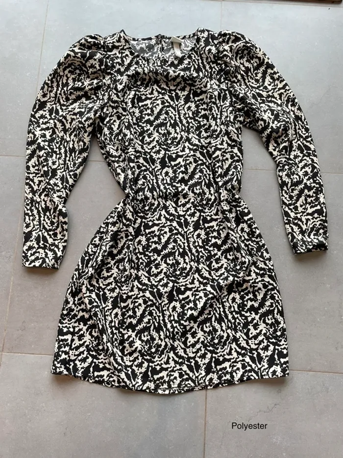 Robe mi longue chic noire et blanche manches longues - photo numéro 3