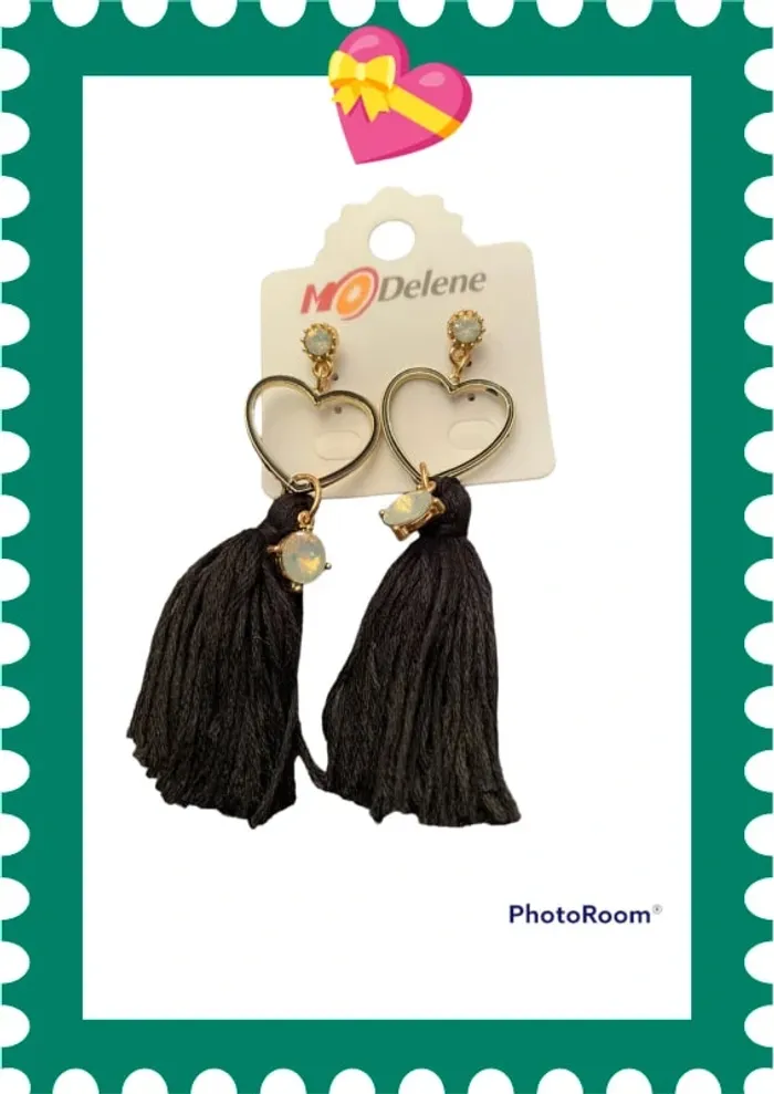 Boucles d'oreilles cœur à pampilles ornées de pierres neuves