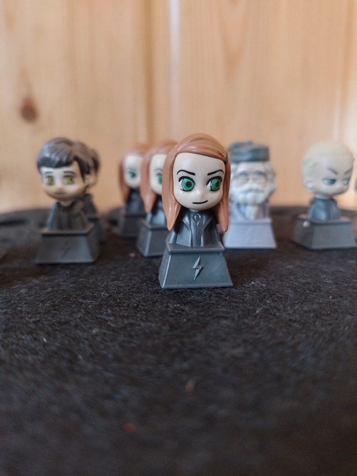 Lot de 13  Wizzis figurines Harry Potter + 20 autocollants - photo numéro 3