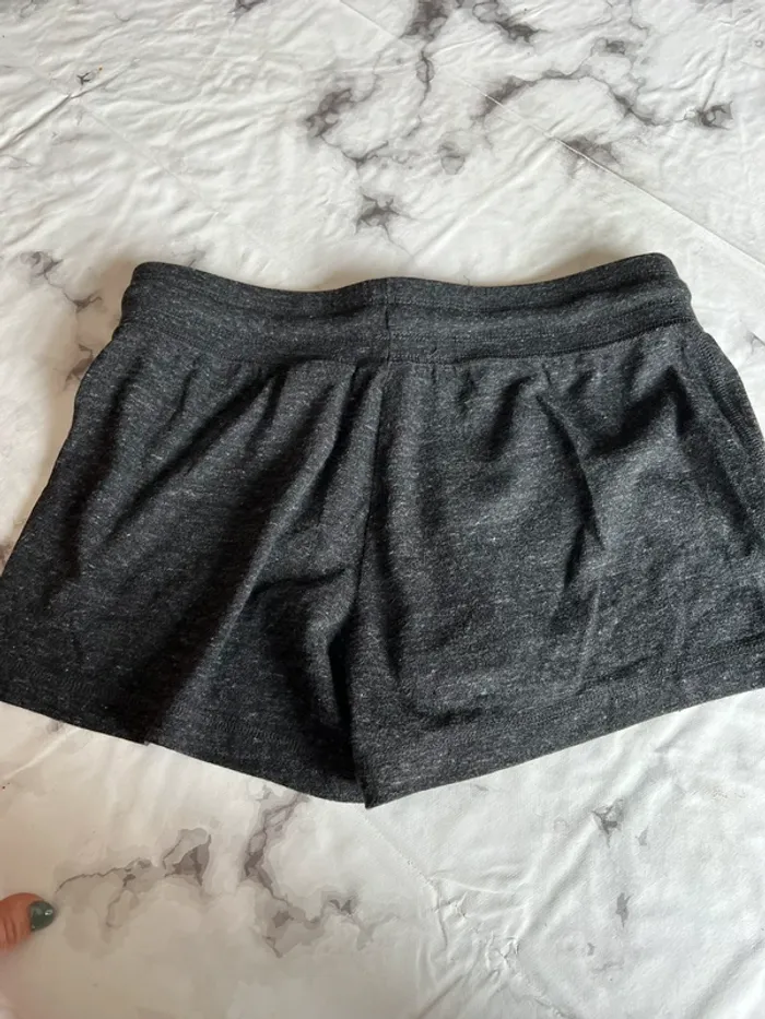 Short Nike taille s - photo numéro 5