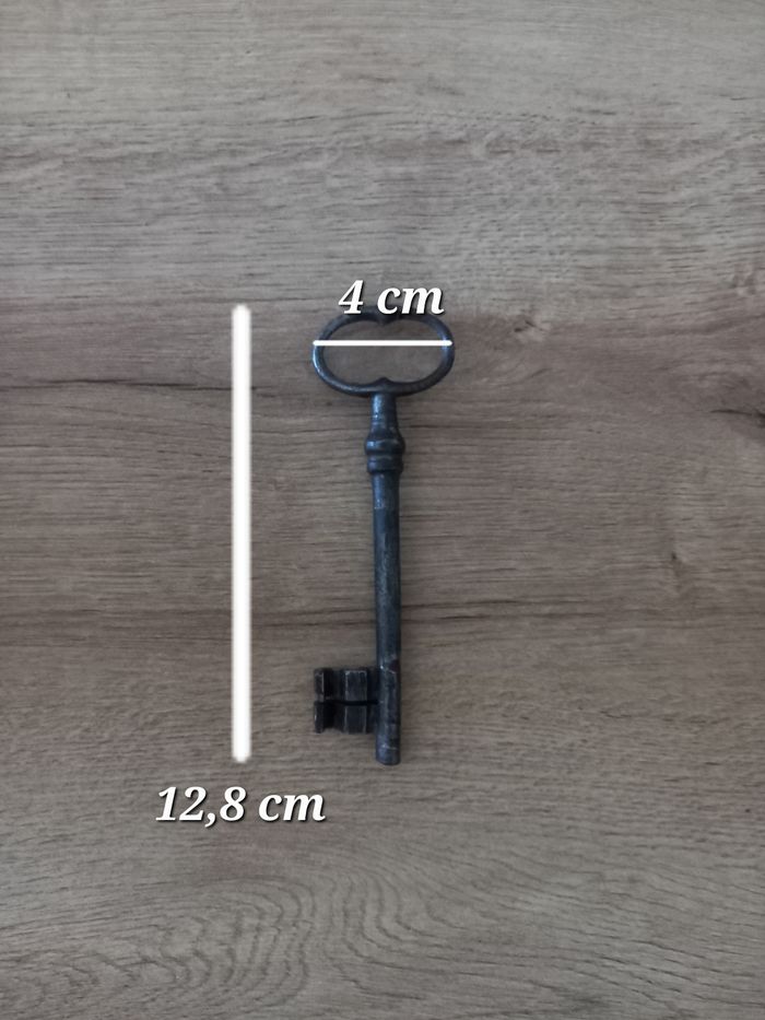 Clé ancienne en métal de 12,8 cm. - photo numéro 8