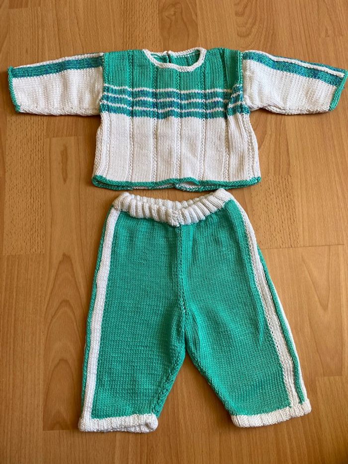 Joli ensemble/jogging vert et blanc T. 6 mois/68 cm garçon TBE