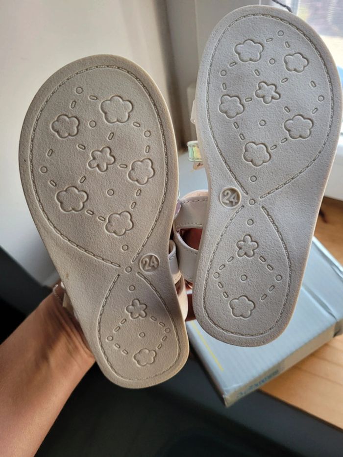 Sandales licornes neuves T 24 - photo numéro 3