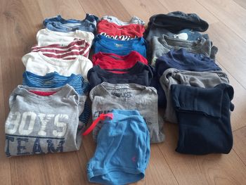 Lot vêtements garçon 4 ans 