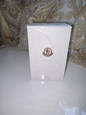 Parfum  moncler 150 ml  neuf