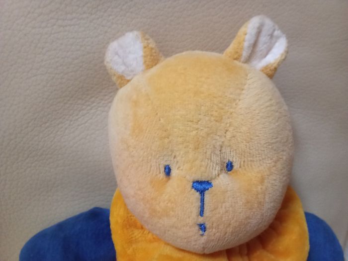 Doudou ours ourson Bengy Amtoys vintage couleurs primaires  rouge bleu jaune d'occasion  peluche ancienne - photo numéro 2
