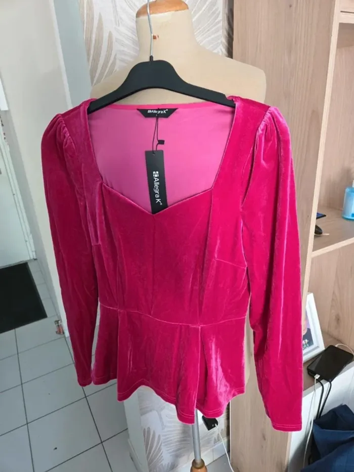 Magnifique Haut velours fushia taille s - photo numéro 4