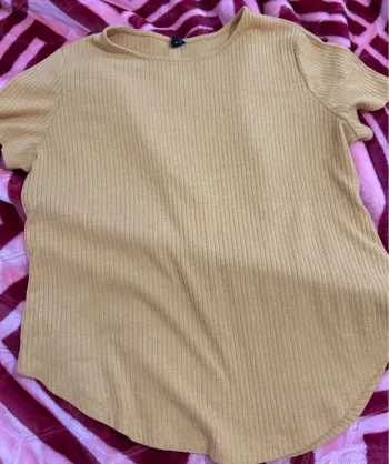 Tee-shirts moutarde