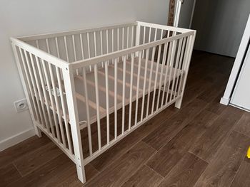 Lit à barreau bébé