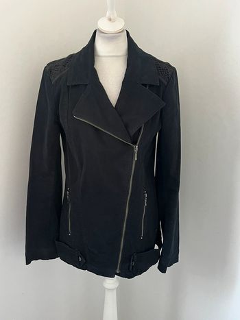 Veste zippée noire et dentelle Promod