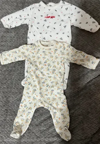 Lot 2 pyjamas en coton - 1 mois