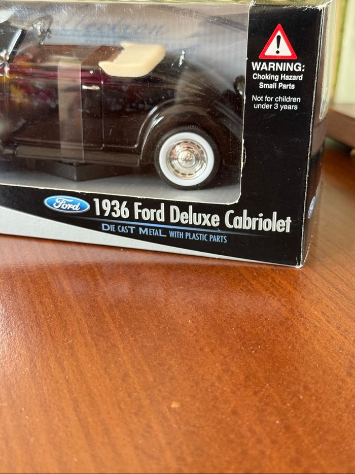 Welly - 1936 Ford Deluxe Cabriolet (1:24) - photo numéro 6